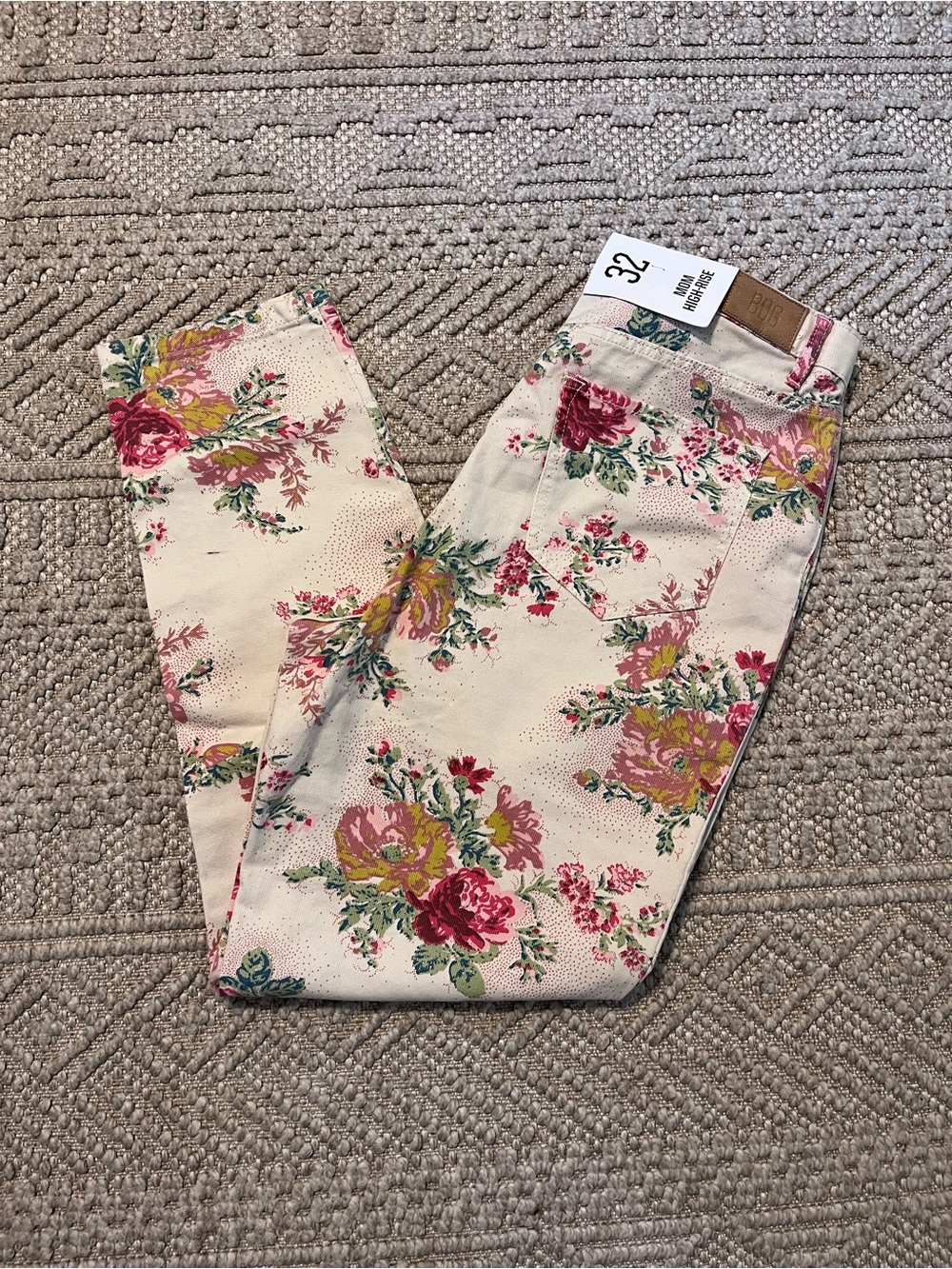 NEW BDG Urban Outfitters Mom High-rise Jeans Floral